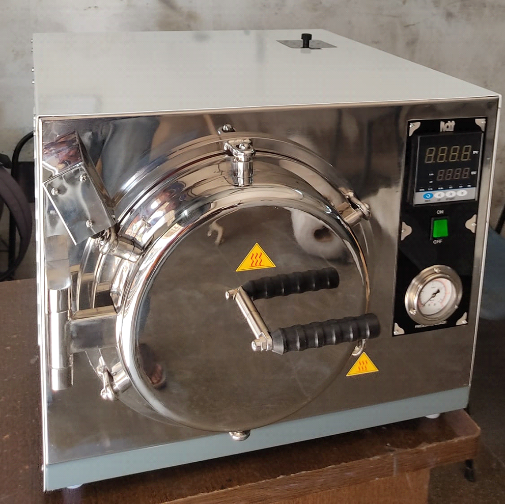 Portable Autoclave: Front loading